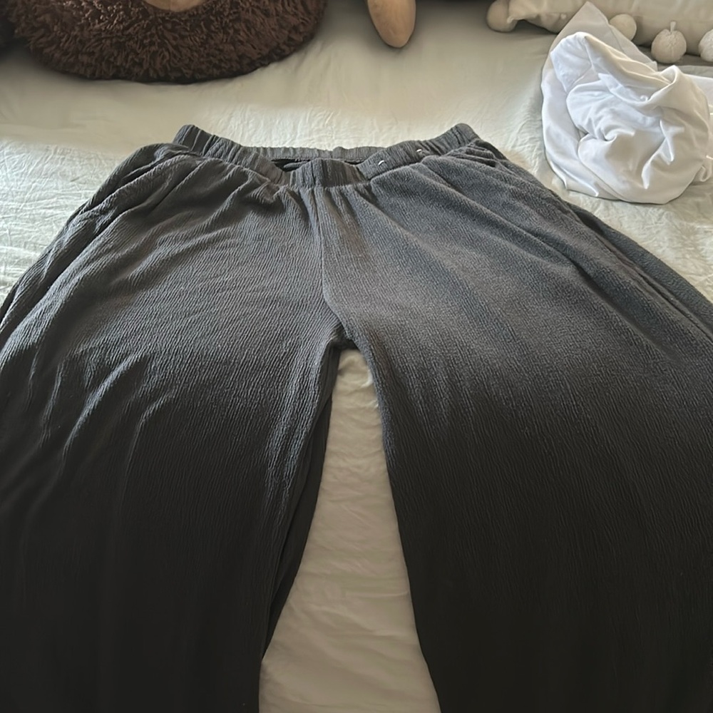 Flowy dark grey target pants, comfortable